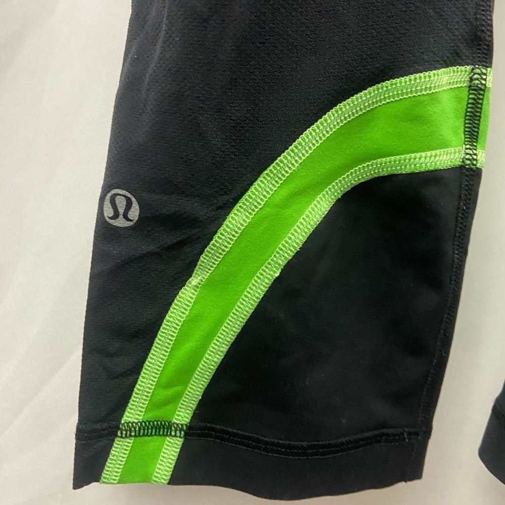 Lululemon Cropped Leggings Size 6 Black Green Yoga Gym Tights - Picture 6 of 8